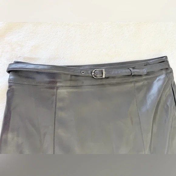 Marc New York Black Faux Leather Belted Flare Skirt - Size Large - Picture 3 of 12